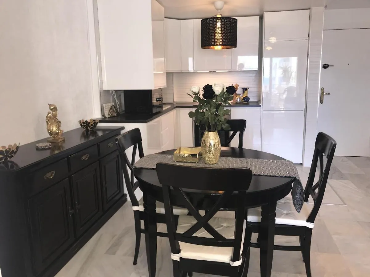 20945 - Great Apartment Very Near Beach 마르베야